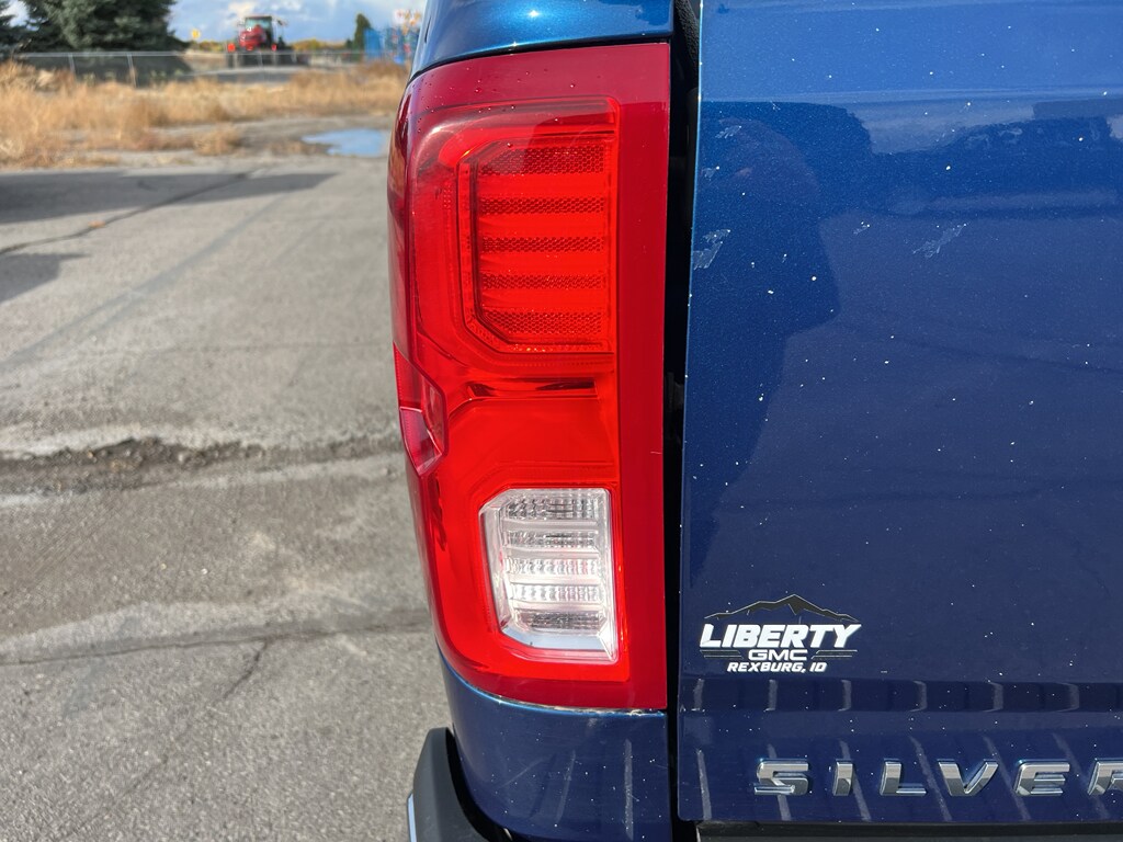 2017 Chevrolet Silverado LTZ photo 4