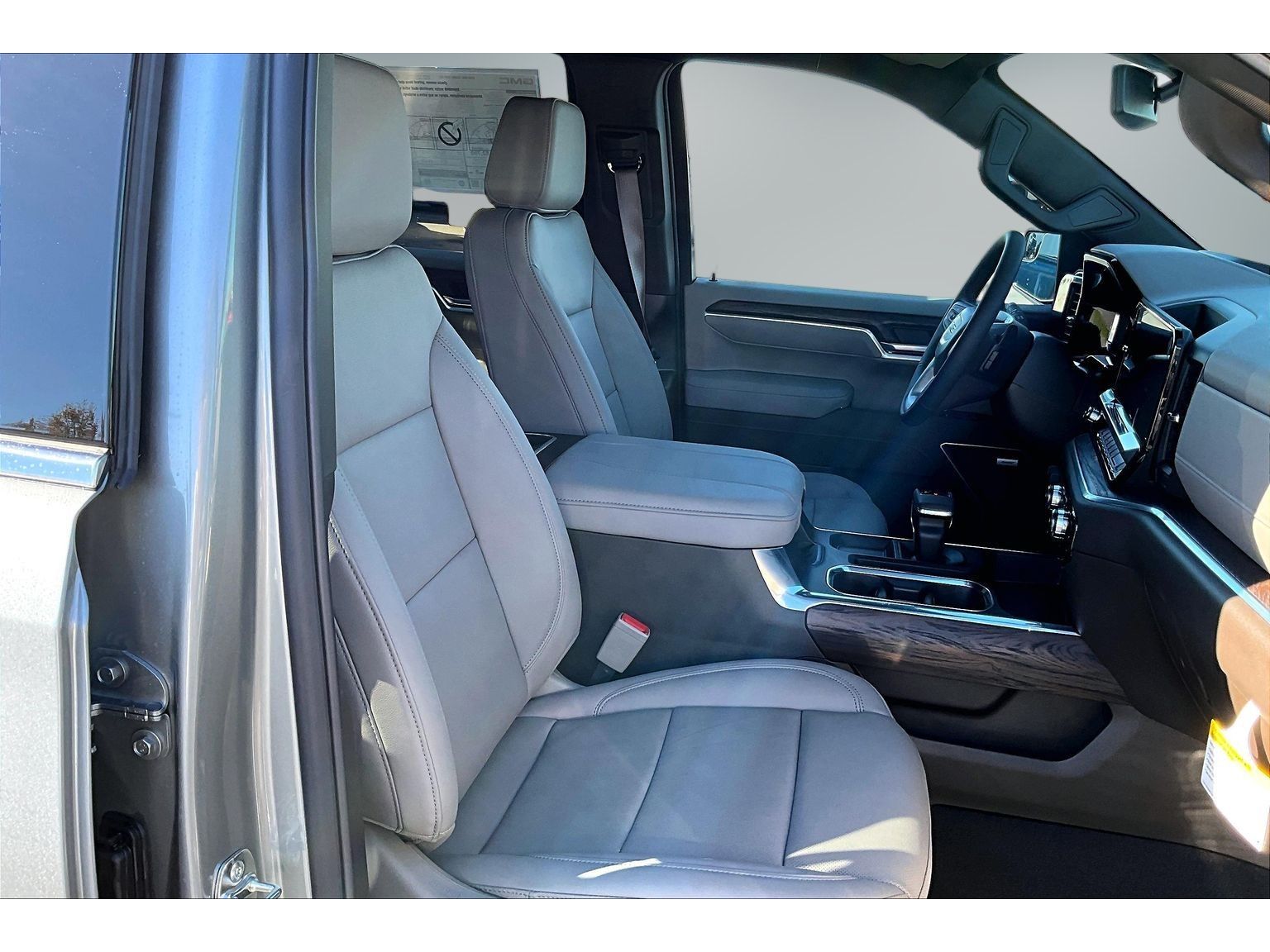 2026 GMC Sierra 1500 SLT - Photo 11