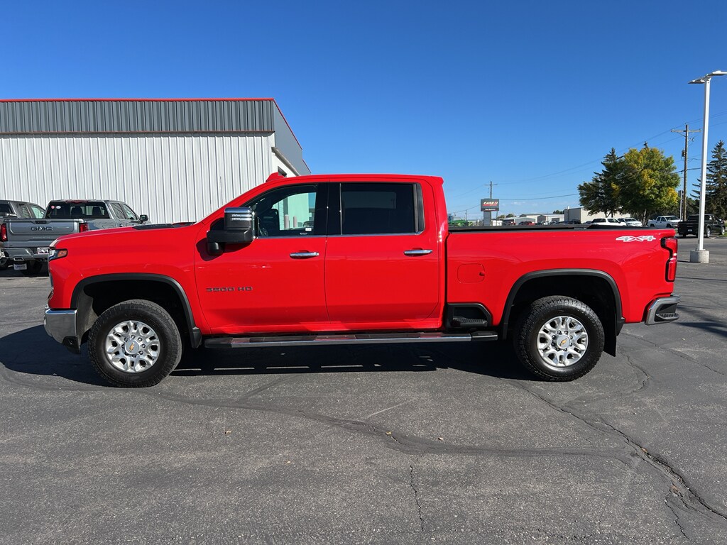 2024 Chevrolet Silverado LTZ photo 2