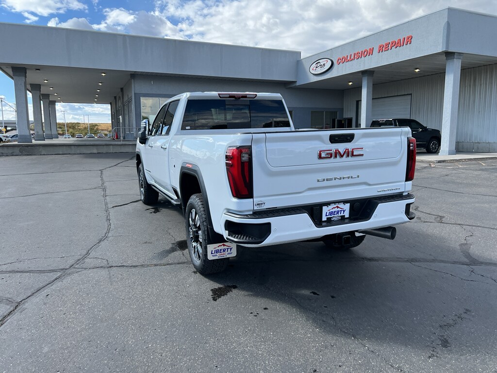 2025 Gmc Sierra 3500 HD Denali photo 2