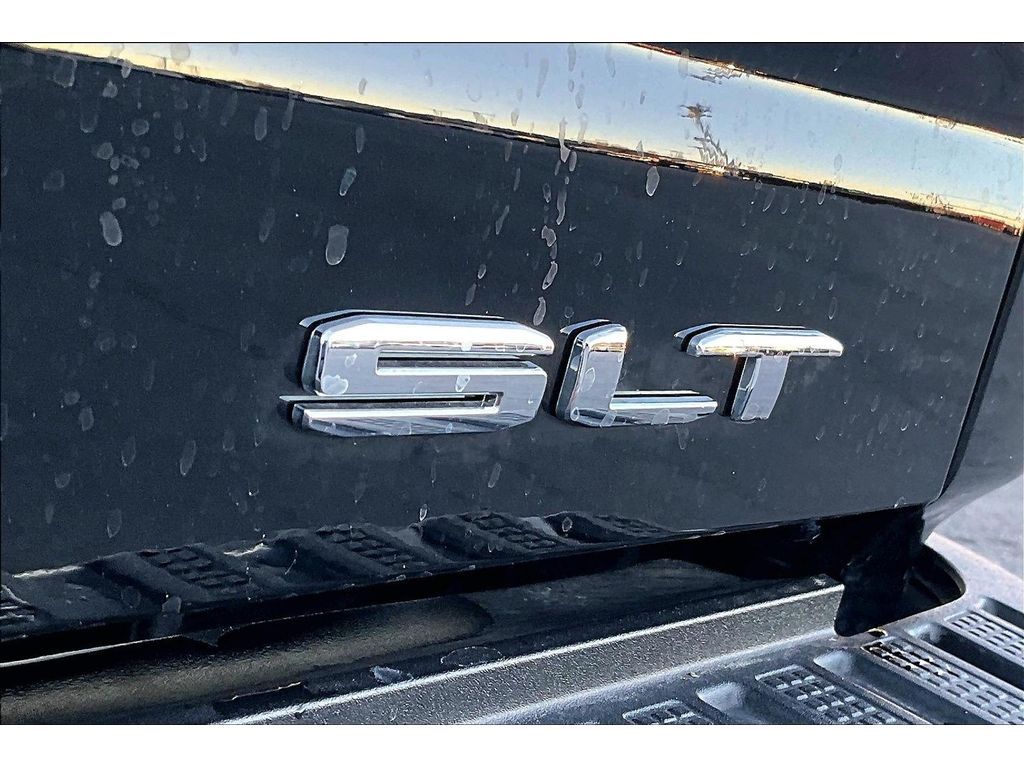2025 GMC Sierra 2500HD SLT - Photo 9