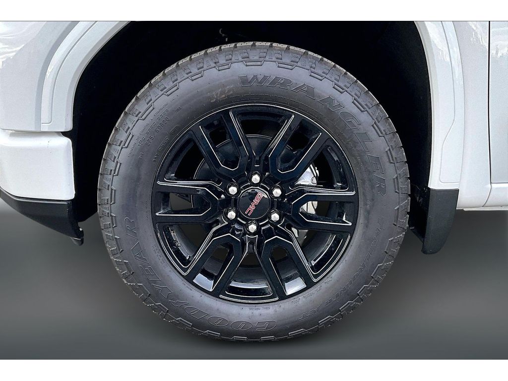 2025 GMC Sierra 1500 Elevation - Photo 13