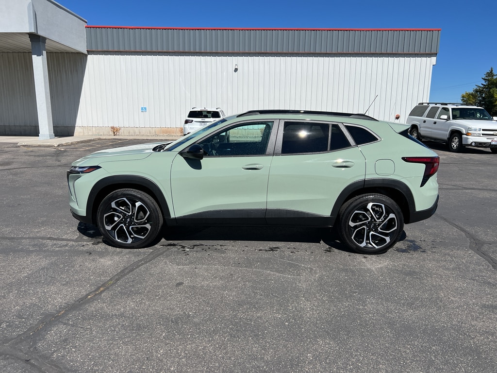 Used 2024 Chevrolet Trax 2RS SUV