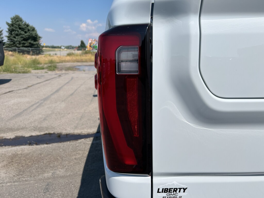 2025 Gmc Sierra 3500 HD SLT photo 3