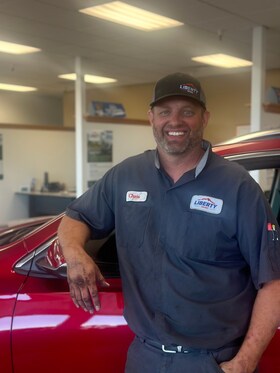 Staff member Chris Redfield from ID_d2ac4b