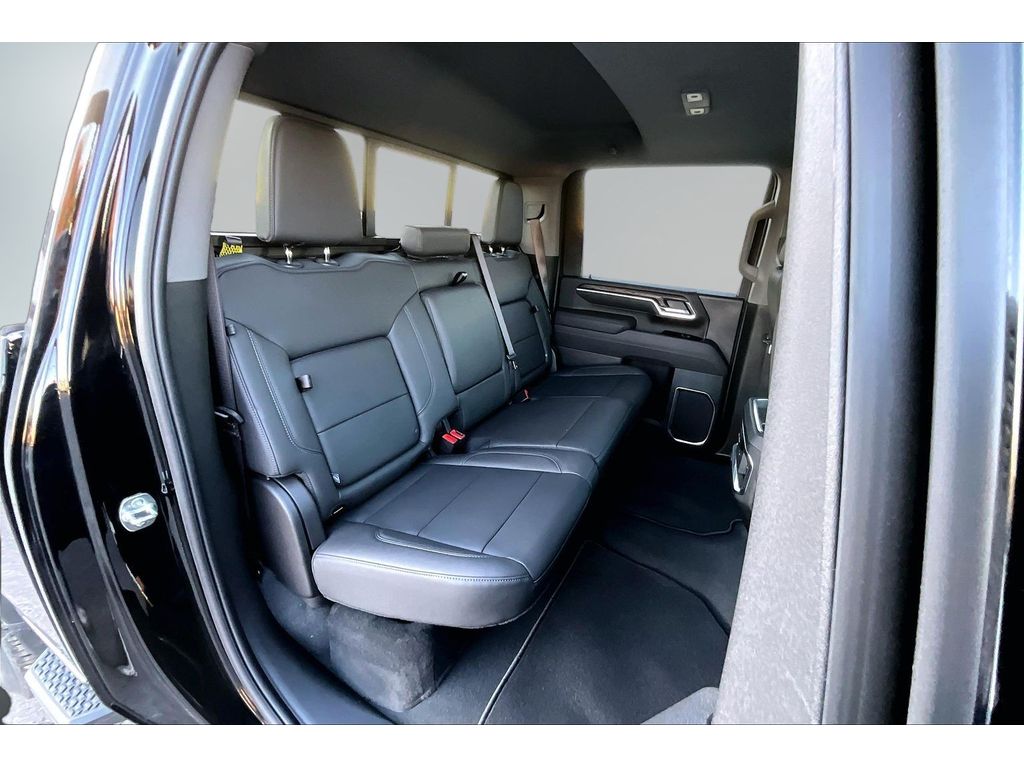 2025 GMC Sierra 2500HD SLT - Photo 10
