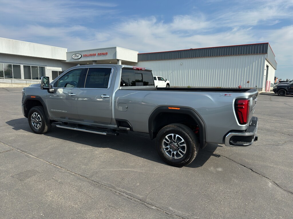 2025 Gmc Sierra 3500 HD SLT photo 3