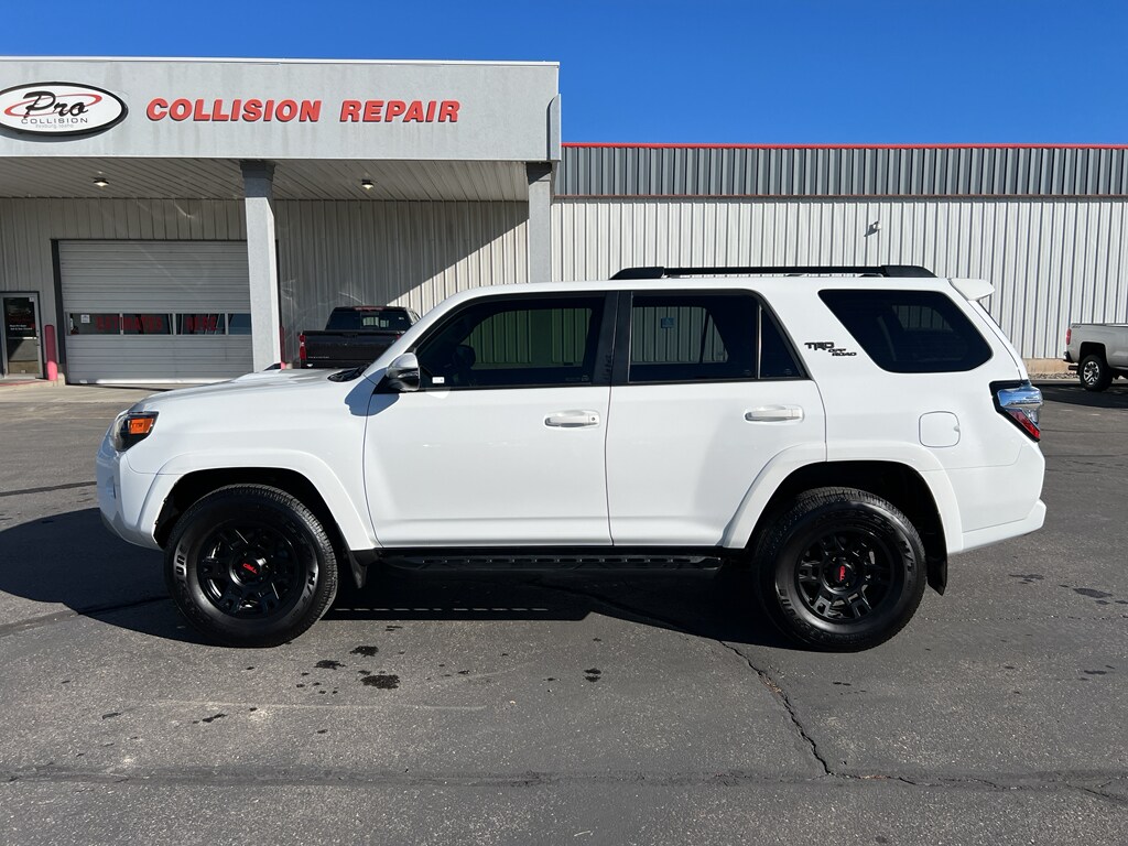 2023 Toyota 4Runner TRD Premium photo 2