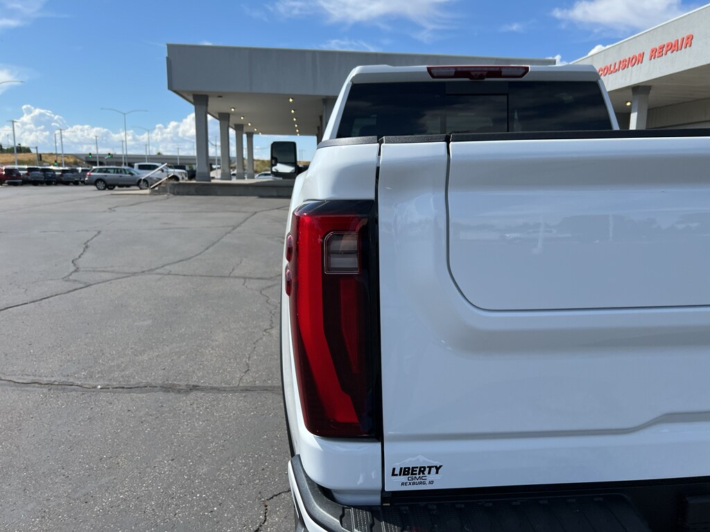 2026 Gmc Sierra 2500 HD Denali Ultimate photo 3