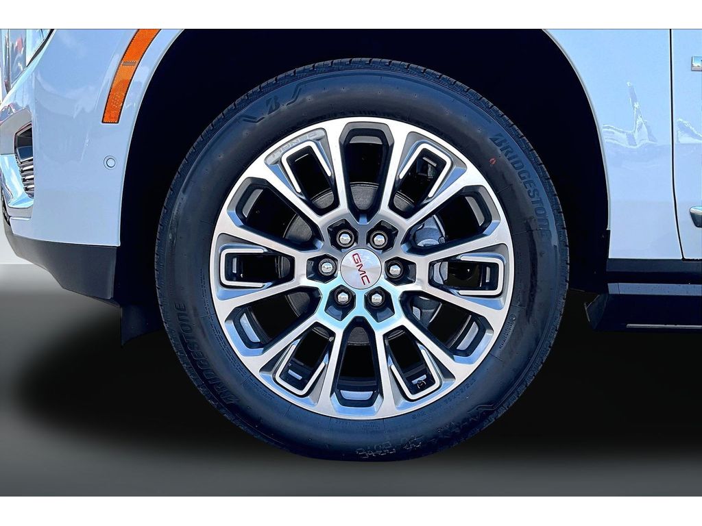 2026 GMC Yukon XL Denali - Photo 11