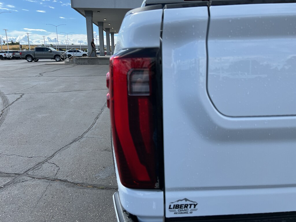 2025 Gmc Sierra 3500 HD Denali photo 3