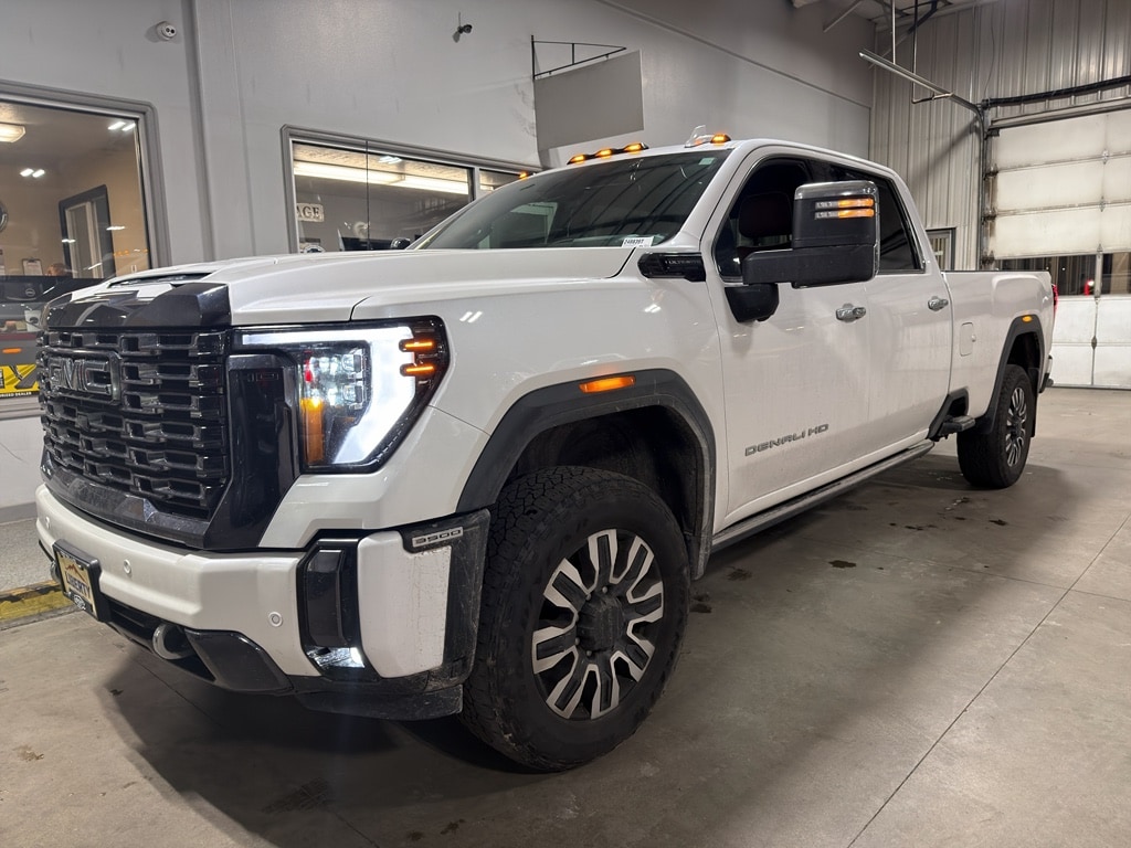 2024 GMC Sierra 3500HD Denali Ultimate's photo