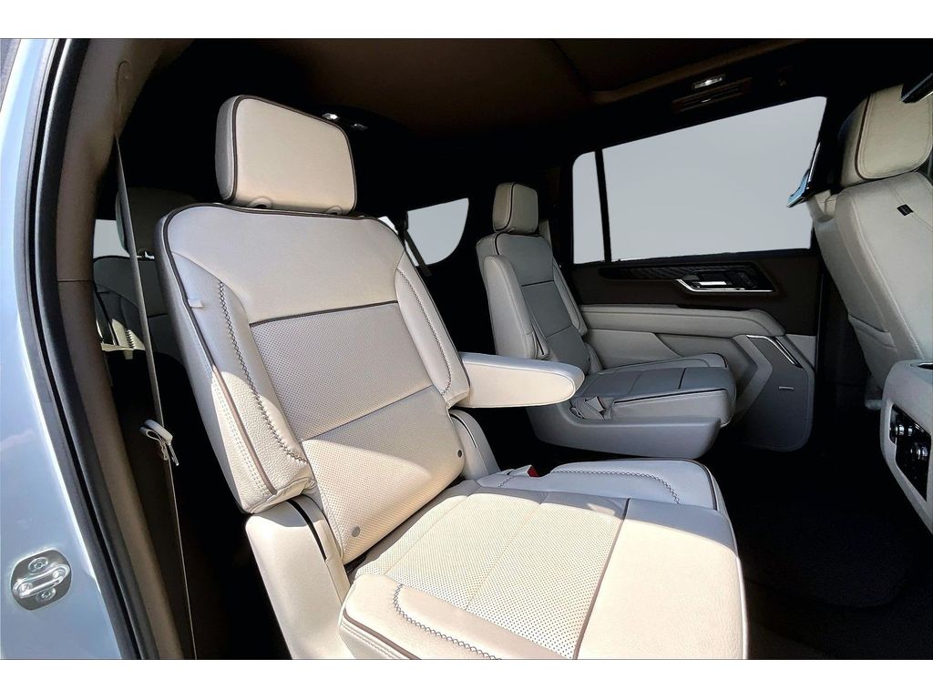 2026 GMC Yukon XL Denali - Photo 9
