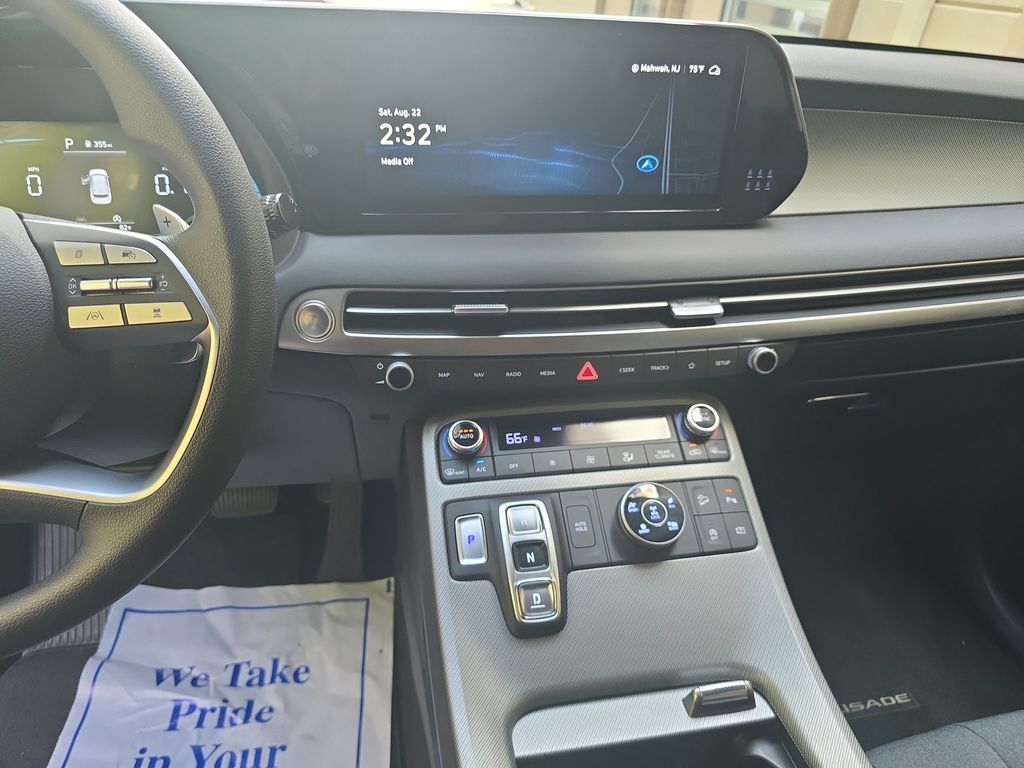 2025 Hyundai Palisade SE - Photo 17