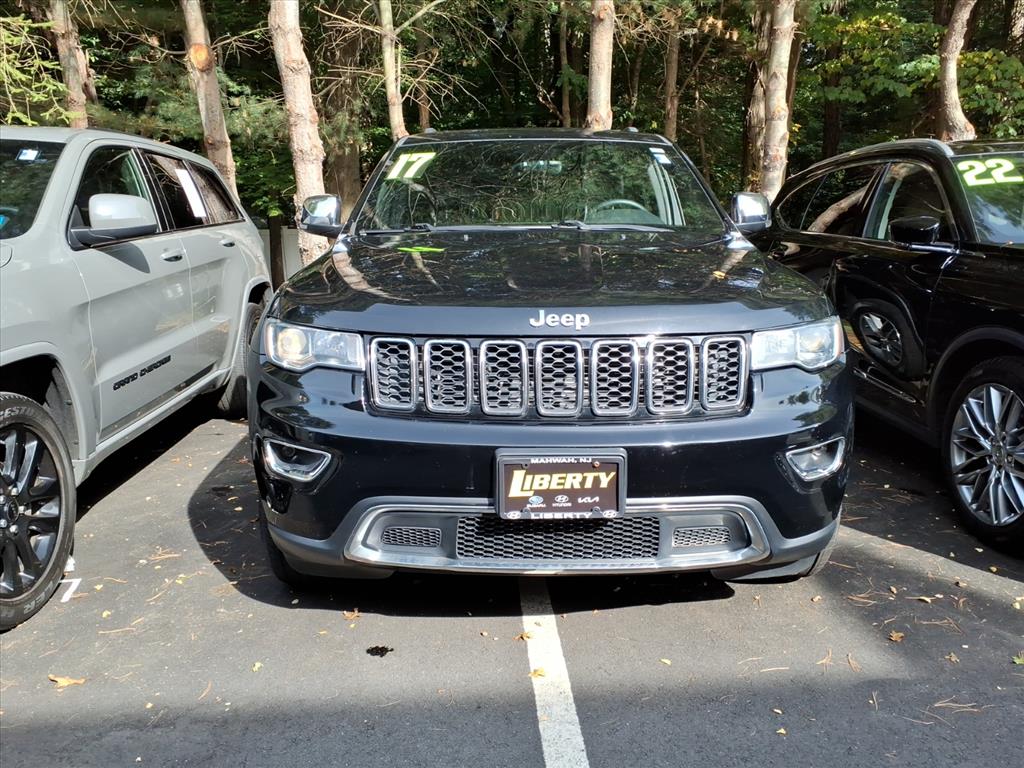 2017 Jeep Grand Cherokee Limited photo 2