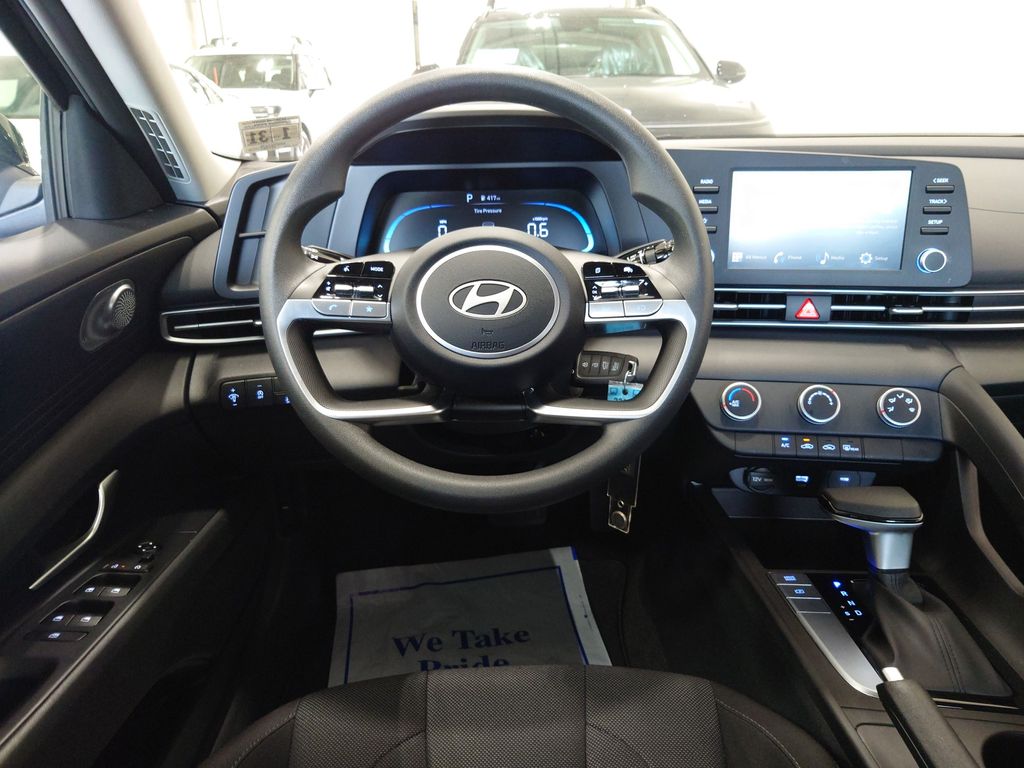 2026 Hyundai Elantra SE - Photo 14
