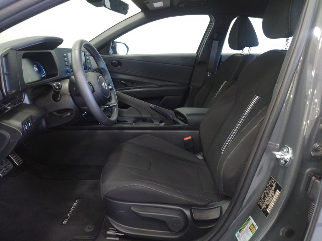 2026 Hyundai Elantra SEL Sport - Photo 10