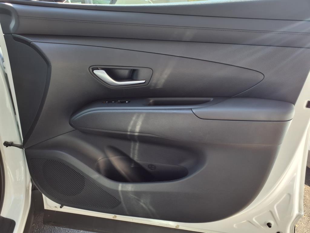 2025 Hyundai Tucson SE photo 4