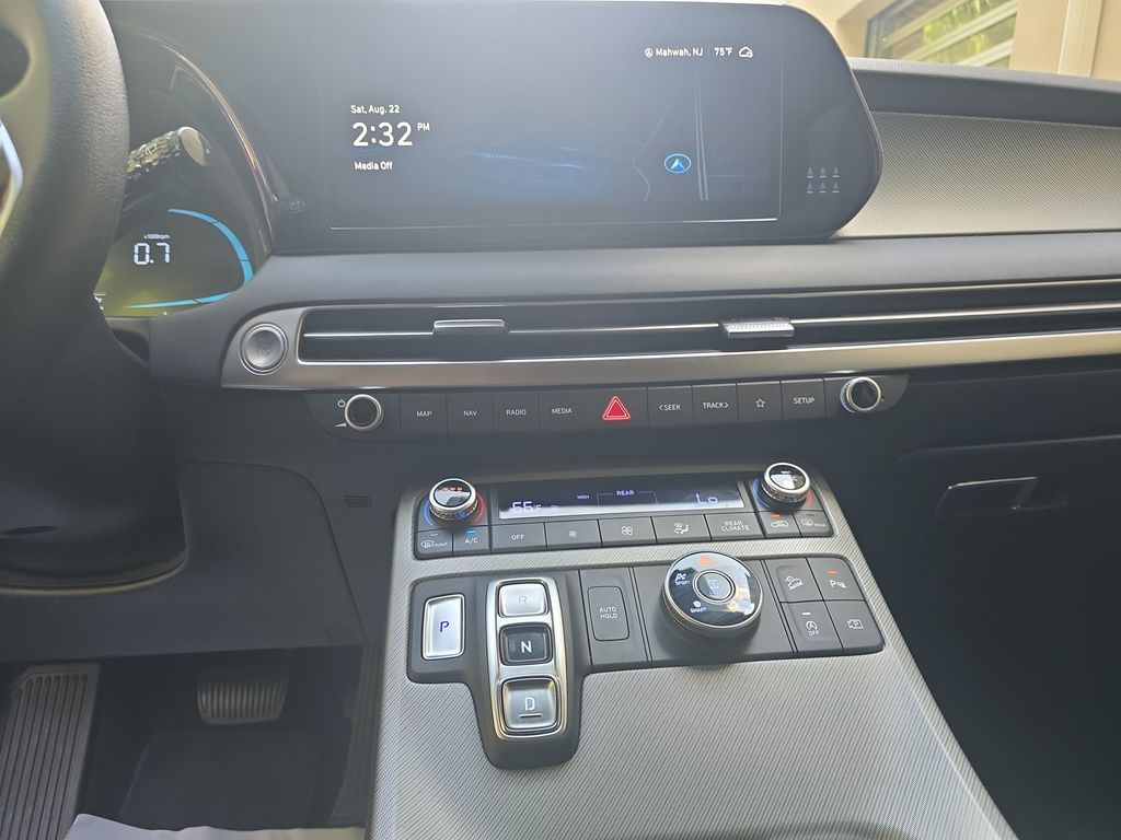2025 Hyundai Palisade SE - Photo 18