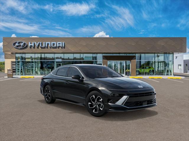 2025 Hyundai Sonata SEL photo 2