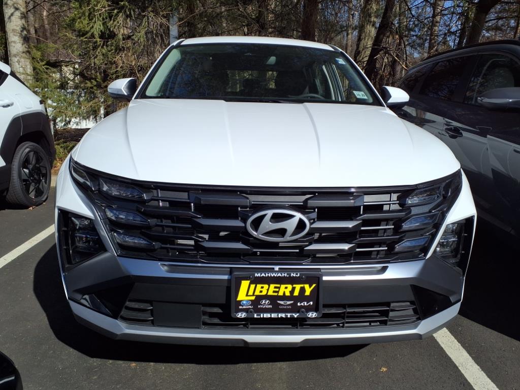 2025 Hyundai Tucson SE photo 2