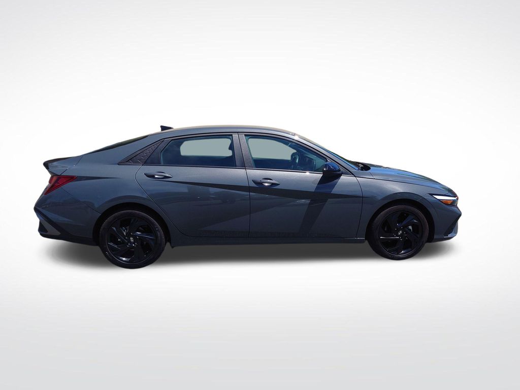2026 Hyundai Elantra SEL Sport - Photo 8