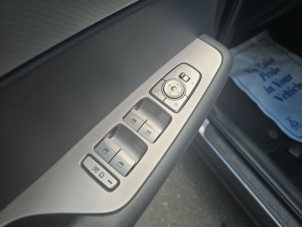 2025 Hyundai Palisade SE - Photo 11
