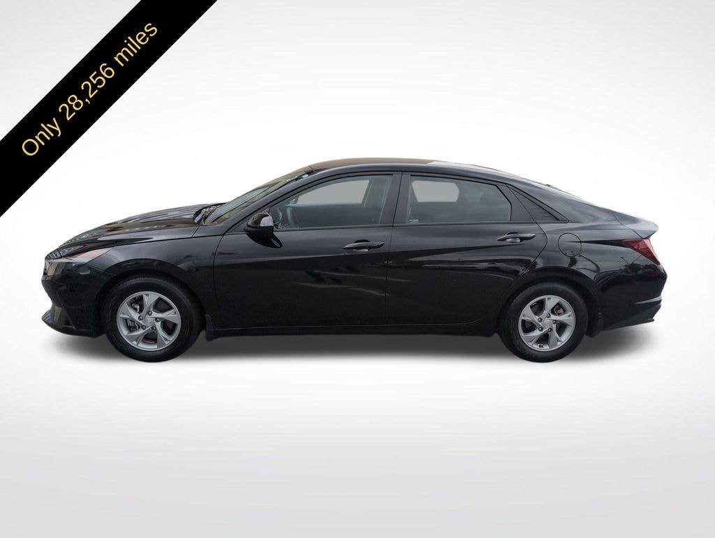 Used 2023 Hyundai Elantra SE Sedan