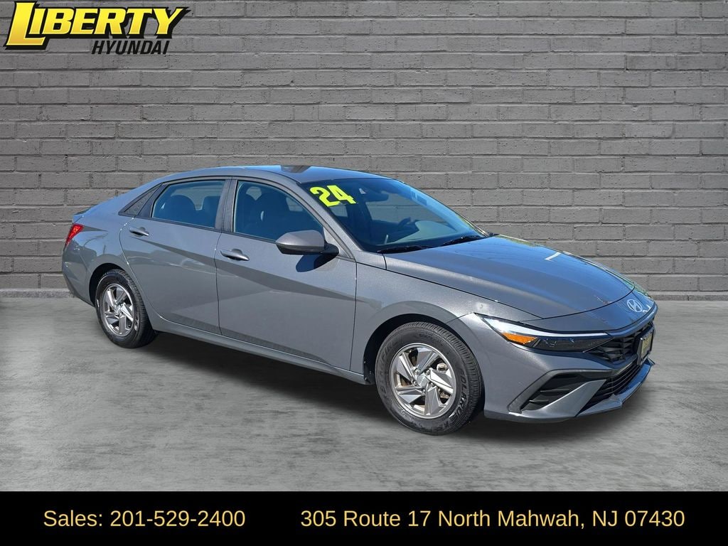 Used 2024 Hyundai Elantra SE Sedan