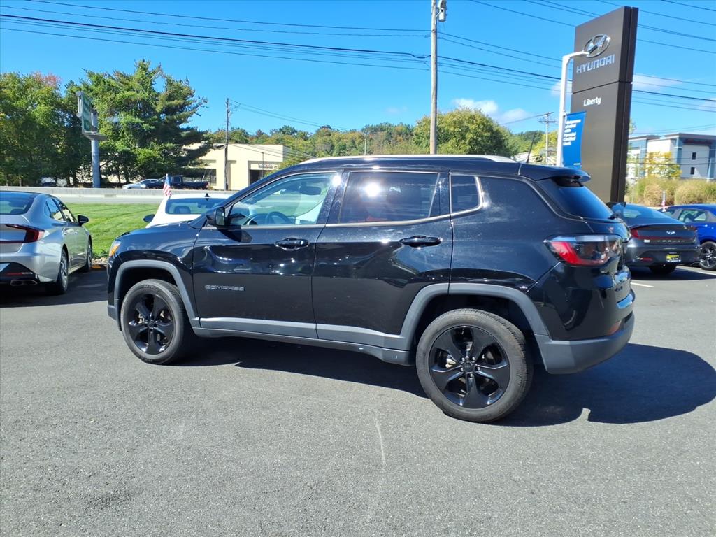 2021 Jeep Compass Latitude photo 2
