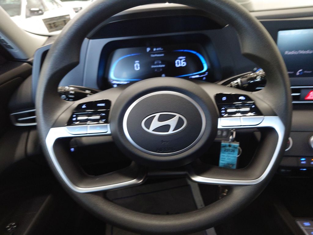2026 Hyundai Elantra SE - Photo 15