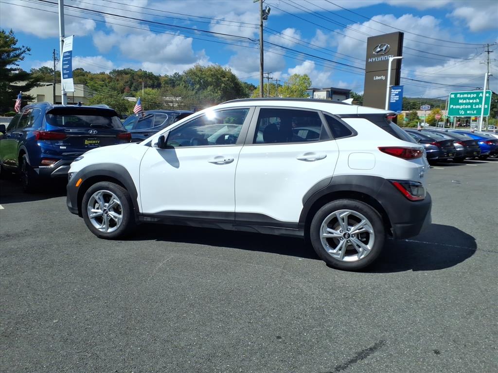 2023 Hyundai Kona SEL photo 4