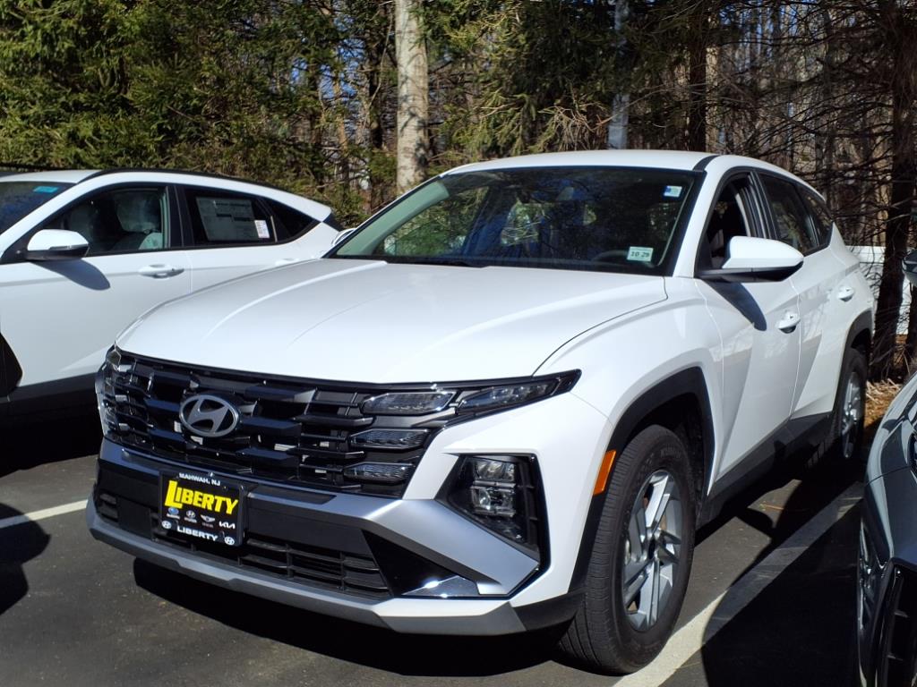 2025 Hyundai Tucson SE photo 3