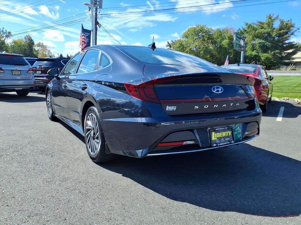 2020 Hyundai Sonata Hybrid Limited photo 3