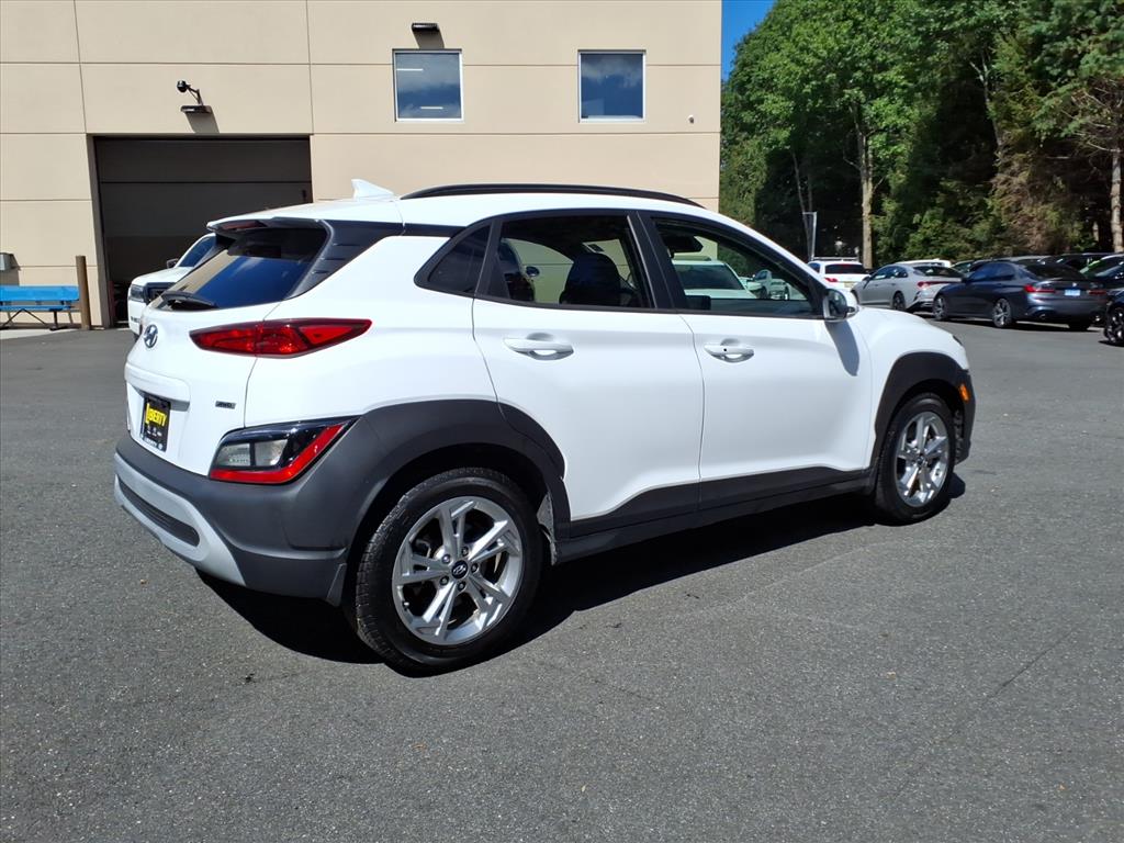 2023 Hyundai Kona SEL photo 2