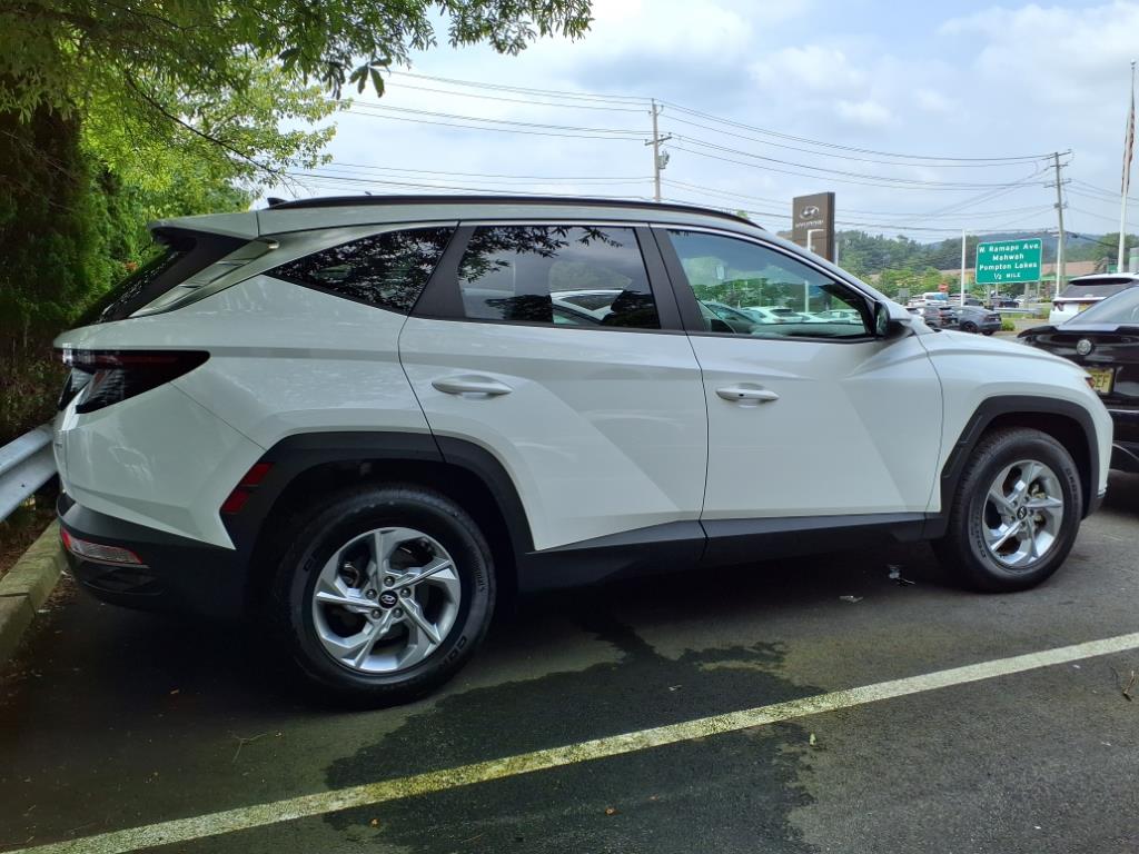 2022 Hyundai Tucson SEL photo 2