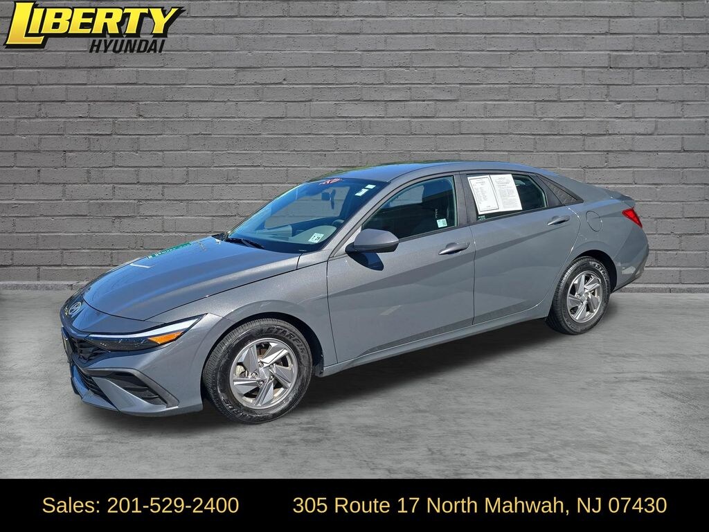 Used 2024 Hyundai Elantra SE Sedan