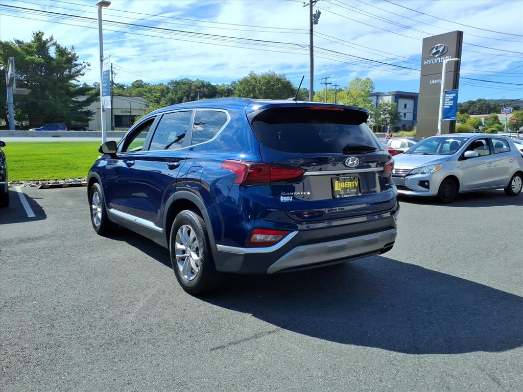 2019 Hyundai Santa Fe SE photo 4