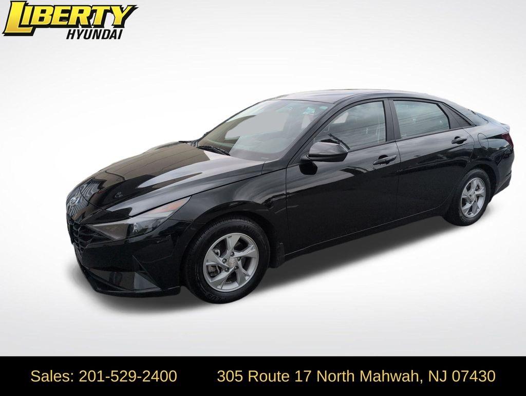 Used 2023 Hyundai Elantra SE Sedan