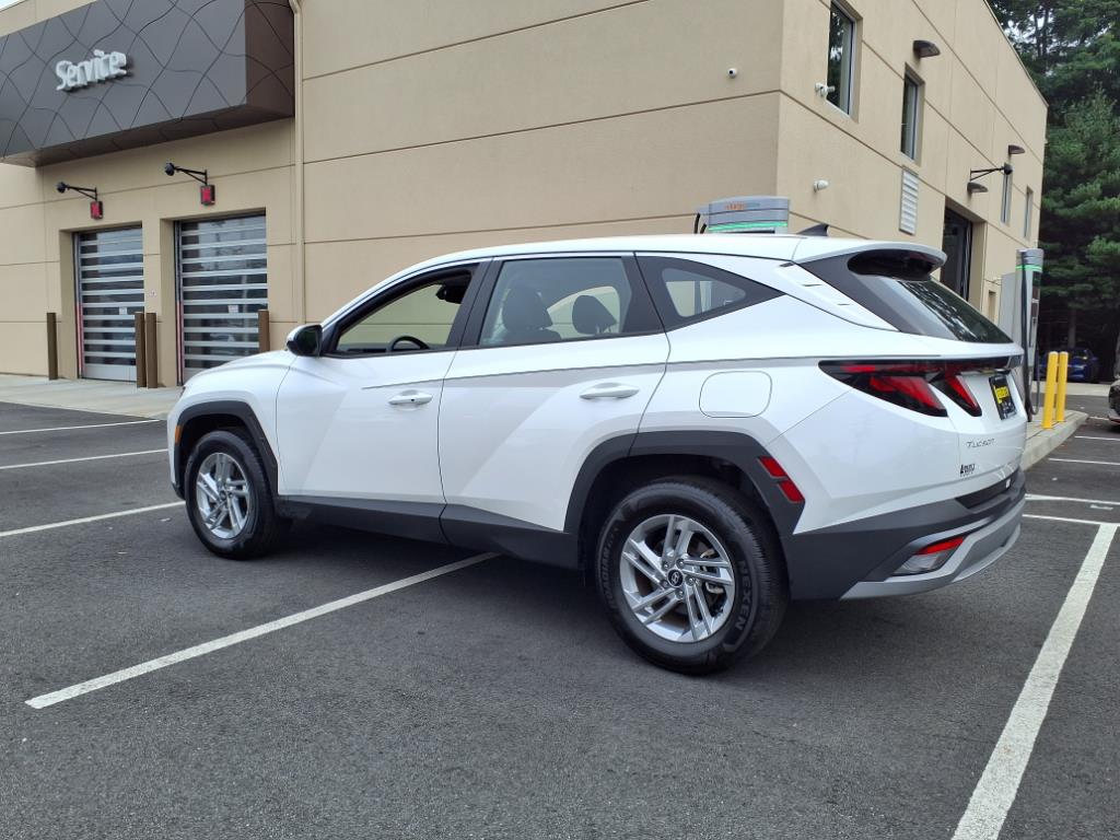 2025 Hyundai Tucson SE photo 4