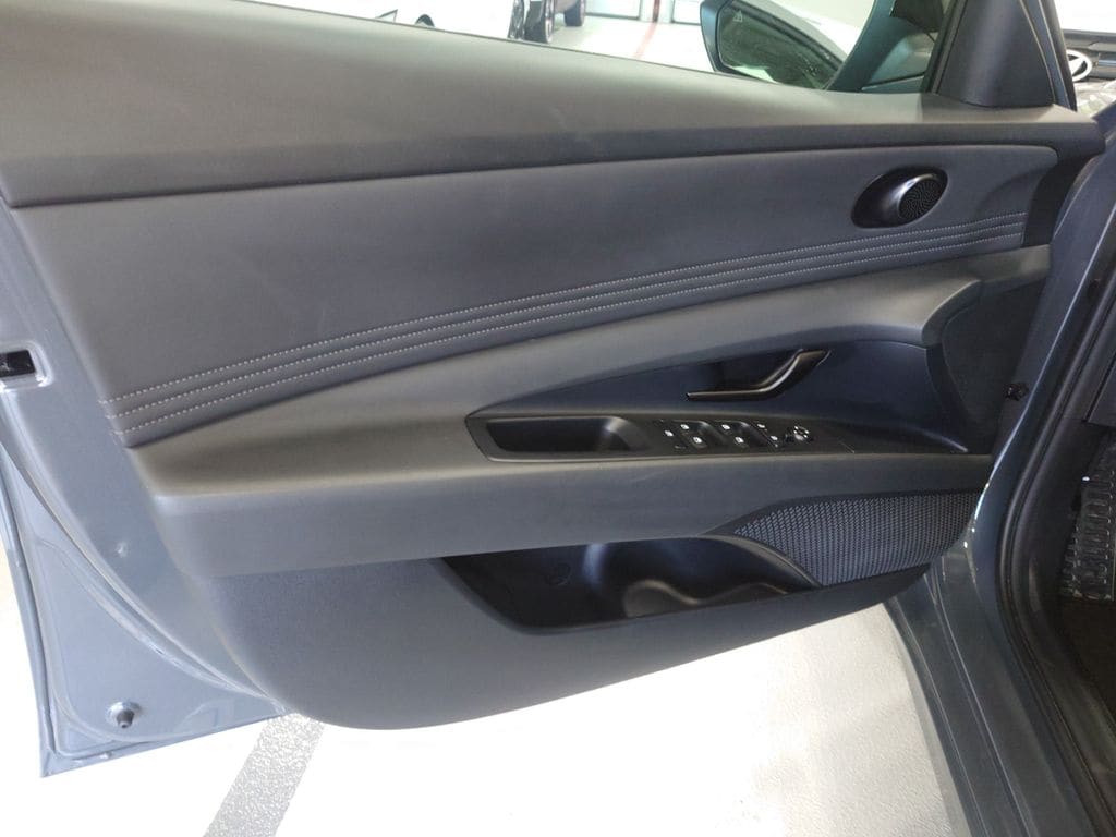 2026 Hyundai Elantra SEL Sport - Photo 11