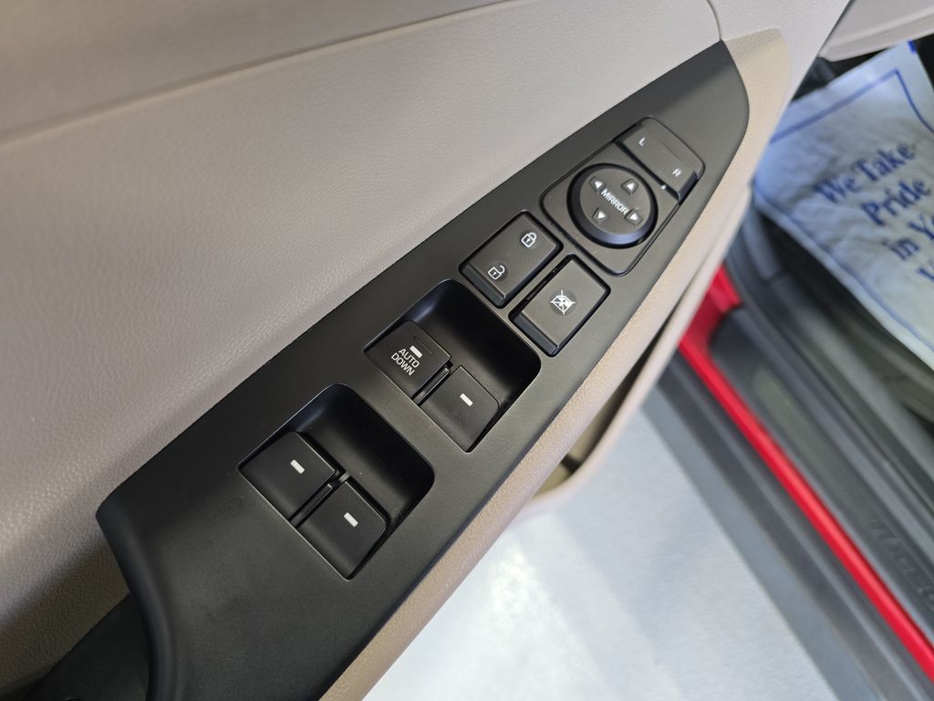 2021 Hyundai Tucson SE - Photo 11