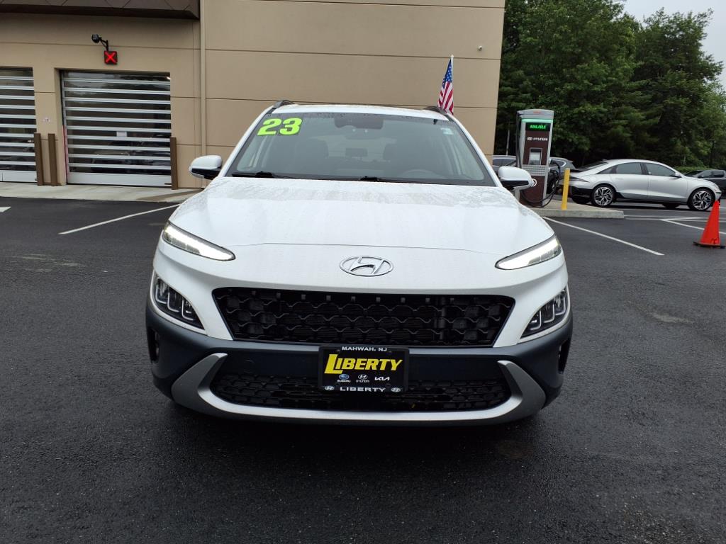 2023 Hyundai Kona Limited photo 2