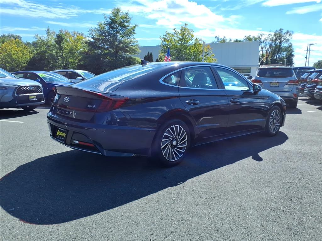 2020 Hyundai Sonata Hybrid Limited photo 2