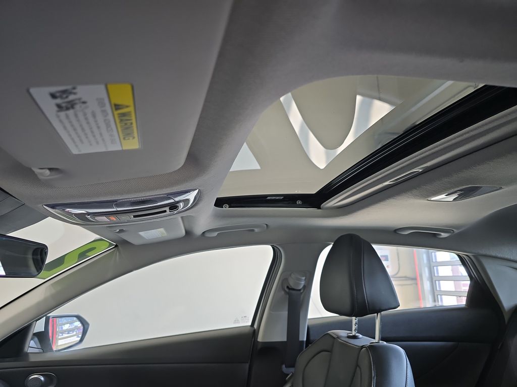 2024 Hyundai Elantra Limited - Photo 22