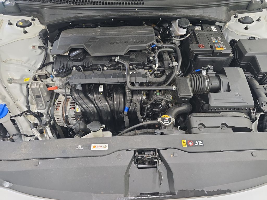 2024 Hyundai Elantra Limited - Photo 23