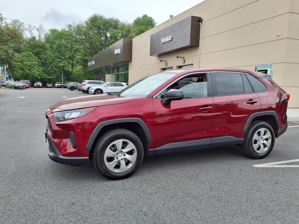 2022 Toyota RAV4 LE photo 3
