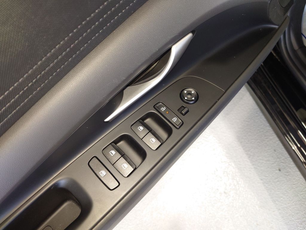 2026 Hyundai Elantra SE - Photo 12