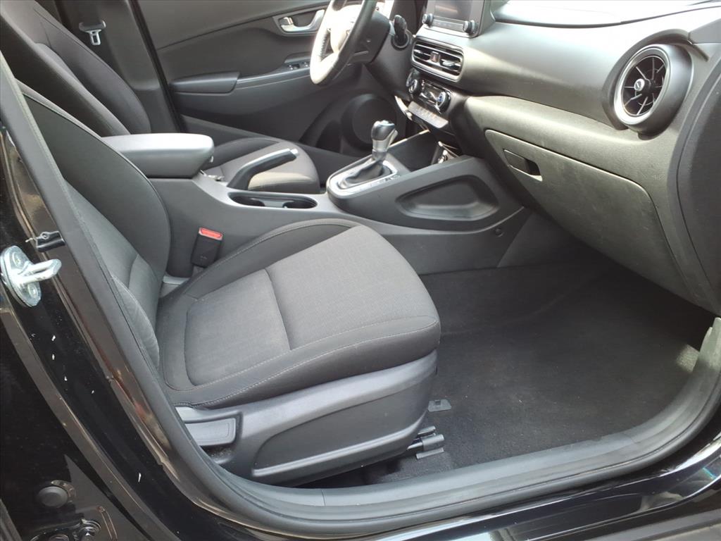 2022 Hyundai Kona SEL photo 4