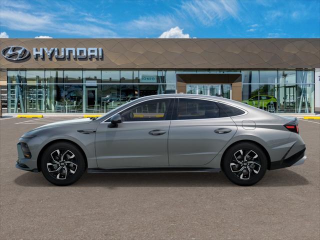 2025 Hyundai Sonata SEL photo 3
